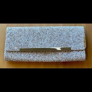 Sparkle clutch with chain